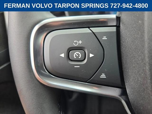 2026 Volvo XC40 Plus, B5 AWD Gas (mild hybrid), Dark