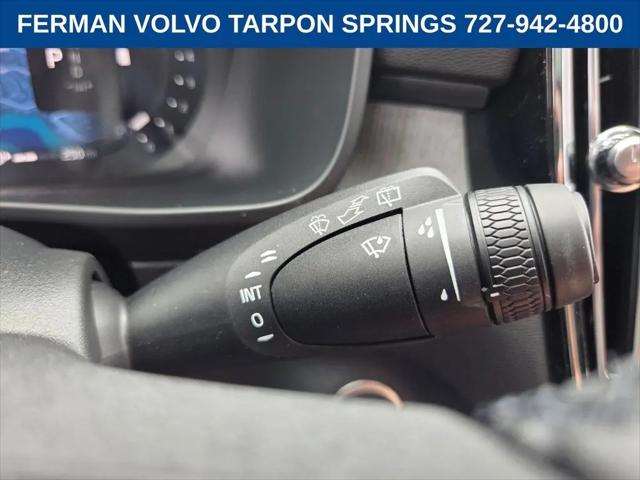 2026 Volvo XC40 Plus, B5 AWD Gas (mild hybrid), Dark