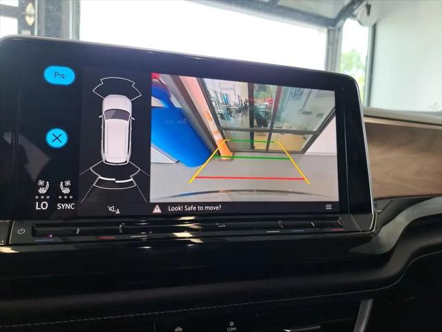 2025 Volkswagen Atlas 2.0T SE w/Technology