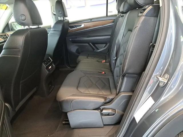 2025 Volkswagen Atlas 2.0T SE w/Technology