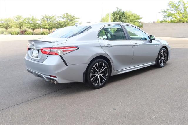 2020 Toyota Camry SE