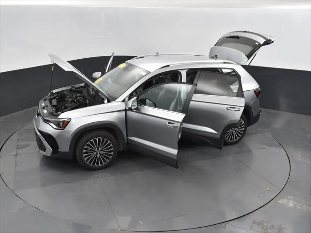 2025 Volkswagen Taos 1.5T SE