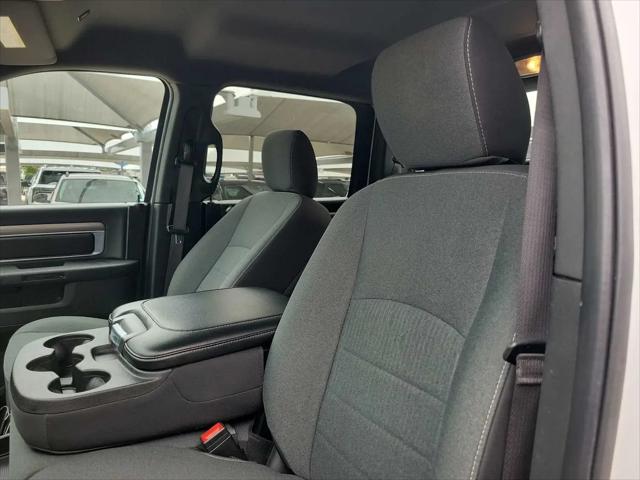 2024 Ram 1500 Classic Warlock Crew Cab 4x2 5'7" Box