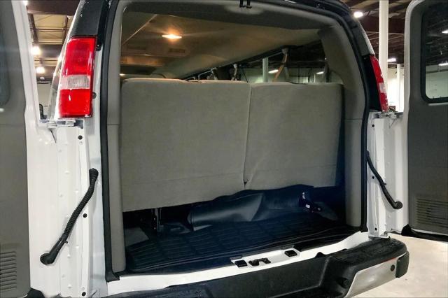 2026 Chevrolet Express Passenger 3500 Extended Wheelbase, LT, RWD