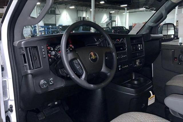 2026 Chevrolet Express Passenger 3500 Extended Wheelbase, LT, RWD