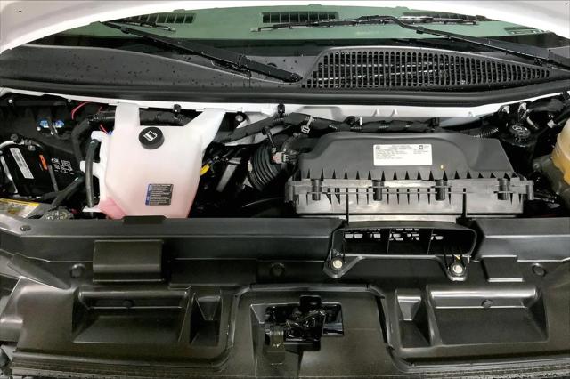 2026 Chevrolet Express Passenger 3500 Extended Wheelbase, LT, RWD