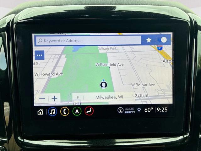 2023 Chevrolet Traverse AWD LT Leather