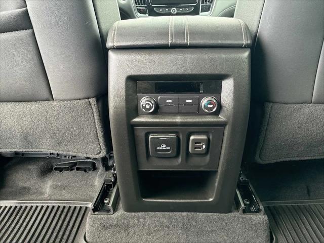 2023 Chevrolet Traverse AWD LT Leather