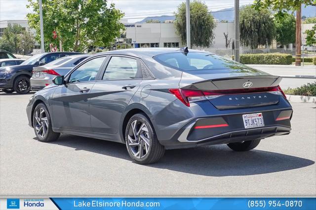 2025 Hyundai Elantra SEL Sport
