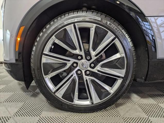 2025 Cadillac iQ Luxury 3 RWD