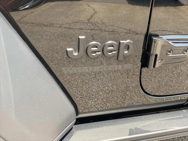 2025 Jeep Wrangler 4-Door Willys 4x4