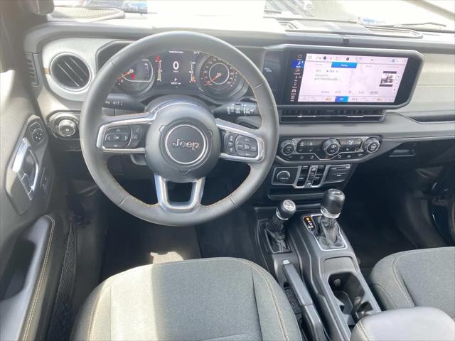 2025 Jeep Wrangler 4-Door Sahara 4x4