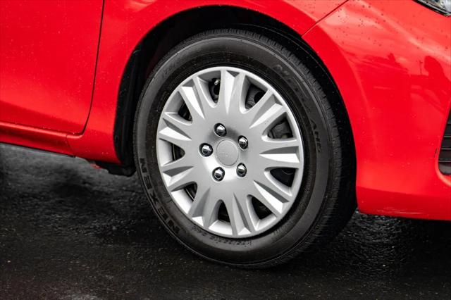 2015 Toyota Yaris L