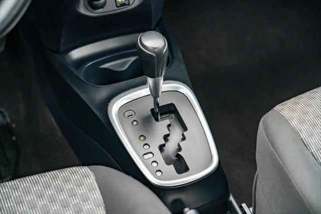 2015 Toyota Yaris L