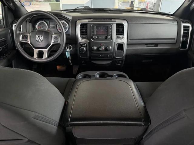2024 Ram 1500 Classic Warlock Crew Cab 4x2 5'7" Box
