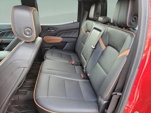 2025 GMC Canyon 4WD AT4