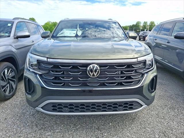 2026 Volkswagen Atlas Cross Sport SE with Technology