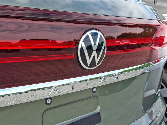 2026 Volkswagen Atlas Cross Sport SE with Technology