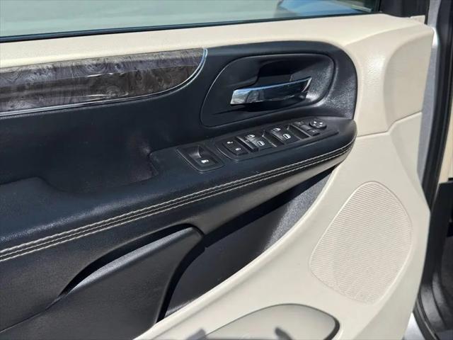 2015 Chrysler Town & Country Touring