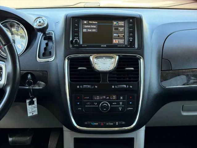 2015 Chrysler Town & Country Touring