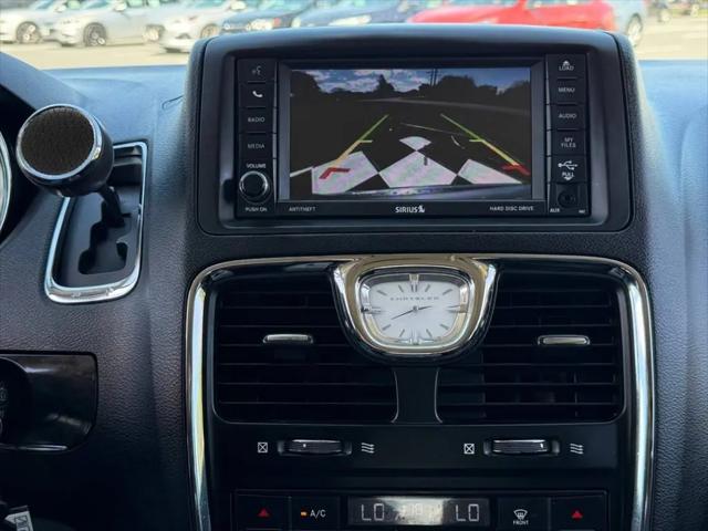 2015 Chrysler Town & Country Touring