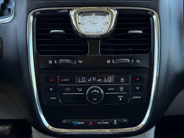 2015 Chrysler Town & Country Touring