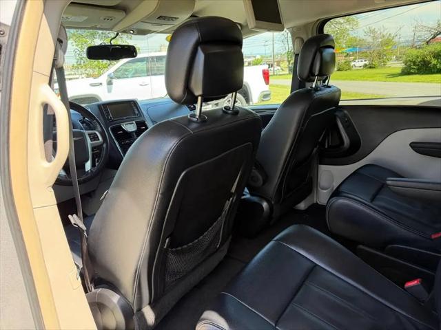 2015 Chrysler Town & Country Touring