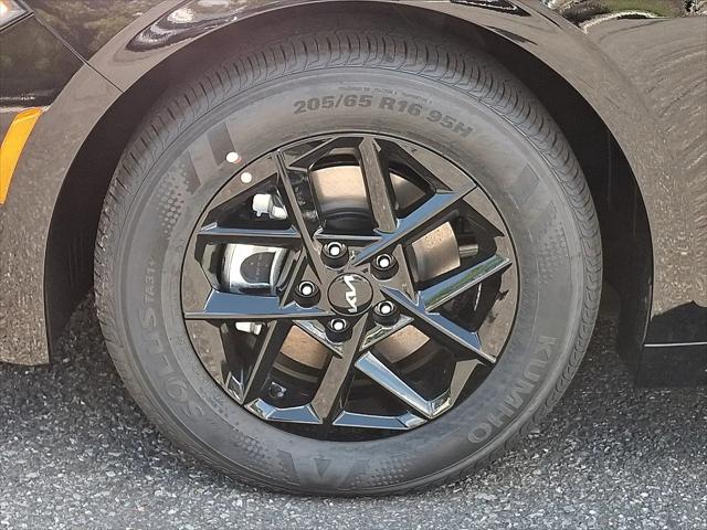 2026 Kia K5 LXS FWD