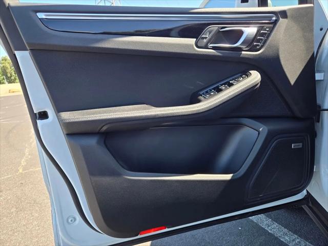 2023 Porsche Macan T