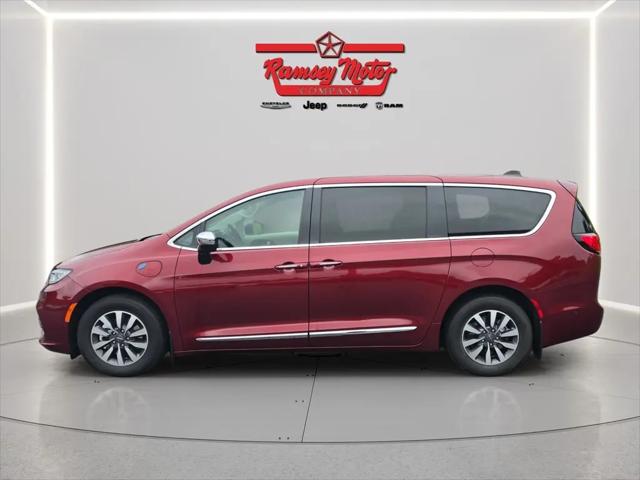 2023 Chrysler Pacifica Hybrid Limited