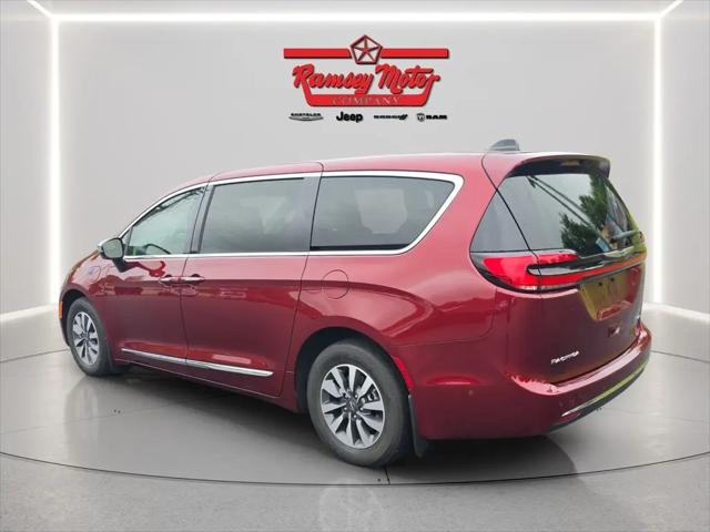 2023 Chrysler Pacifica Hybrid Limited