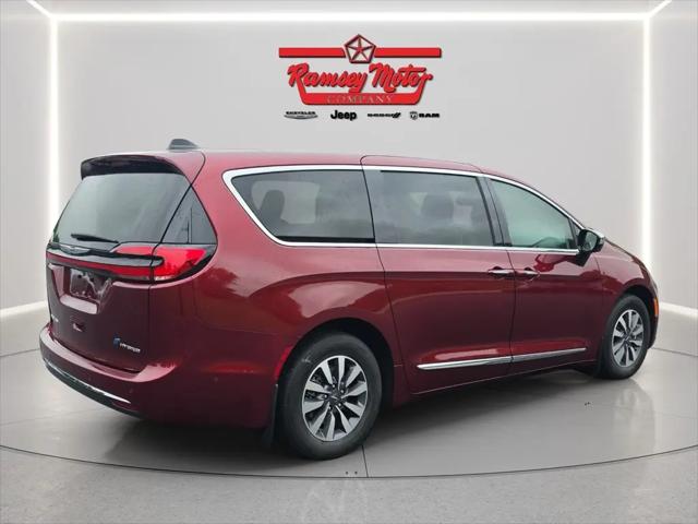 2023 Chrysler Pacifica Hybrid Limited