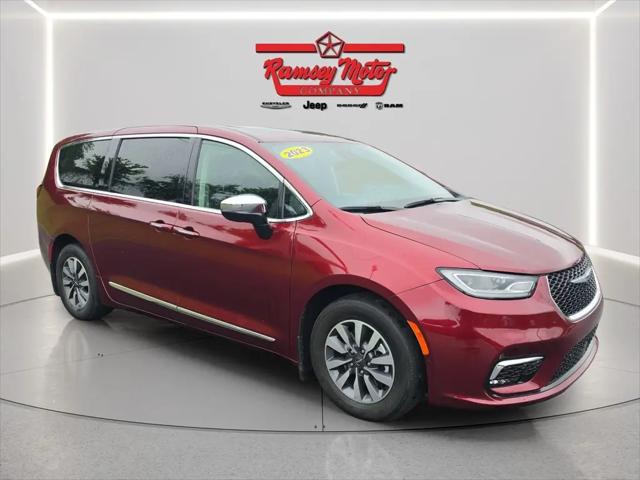 2023 Chrysler Pacifica Hybrid Limited