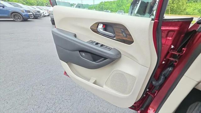 2023 Chrysler Pacifica Hybrid Limited