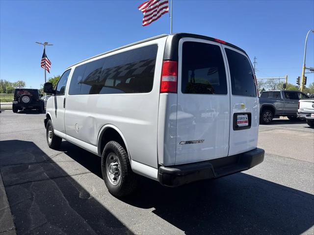 2022 Chevrolet Express Passenger RWD 2500 Regular Wheelbase LS