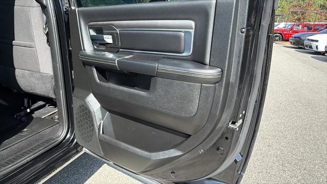 2024 Ram 1500 Classic Warlock Crew Cab 4x4 5'7" Box