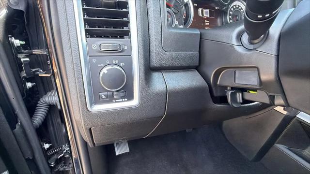 2024 Ram 1500 Classic Warlock Crew Cab 4x4 5'7" Box