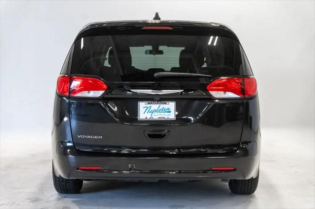 2022 Chrysler Voyager LX