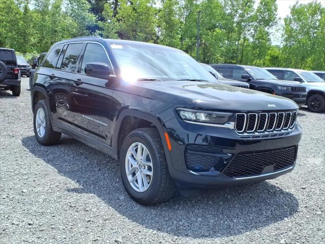 2026 Jeep Grand Cherokee Laredo 4x4
