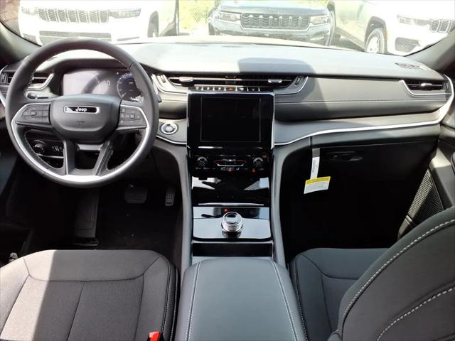 2026 Jeep Grand Cherokee Laredo 4x4