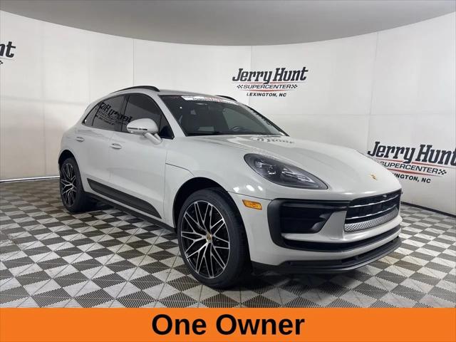 2022 Porsche Macan Macan
