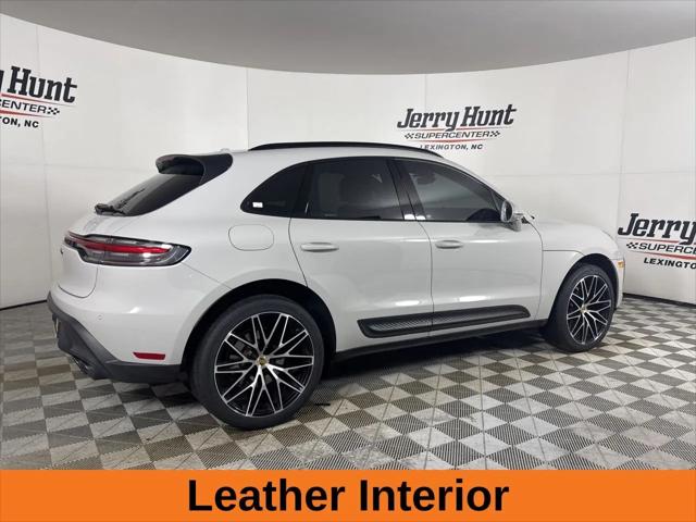 2022 Porsche Macan Macan