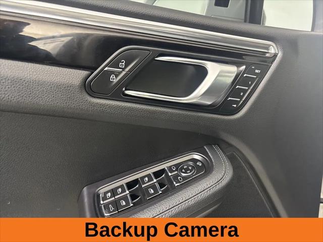 2022 Porsche Macan Macan