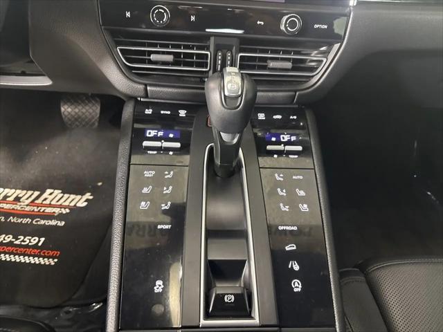 2022 Porsche Macan Macan