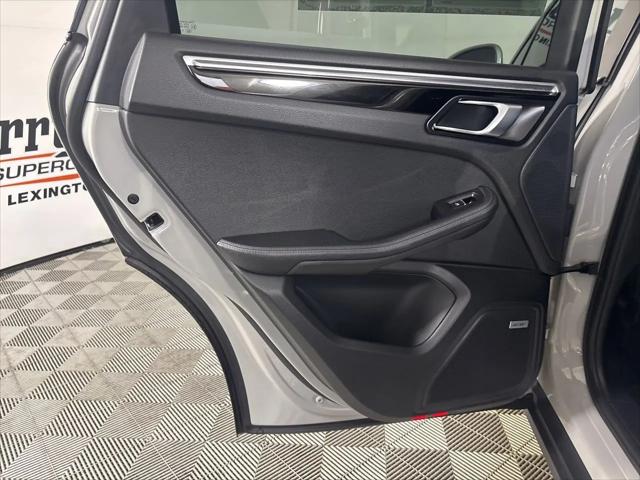 2022 Porsche Macan Macan