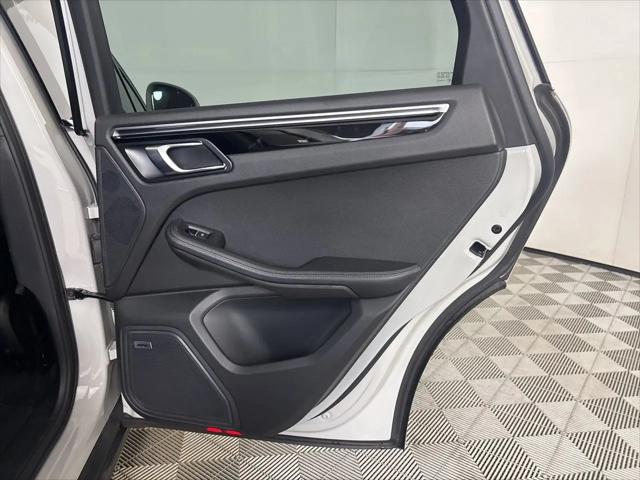 2022 Porsche Macan Macan