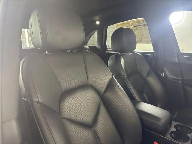 2022 Porsche Macan Macan