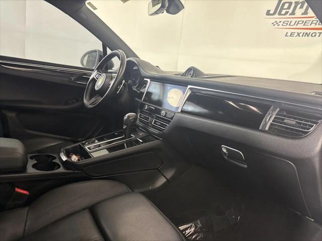 2022 Porsche Macan Macan