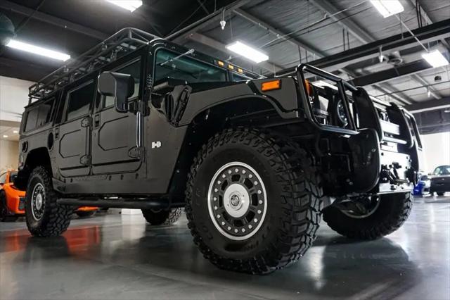 2006 HUMMER H1 Enclosed