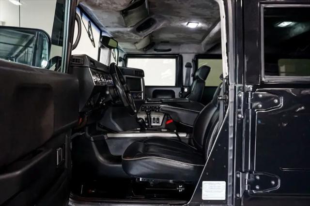 2006 HUMMER H1 Enclosed